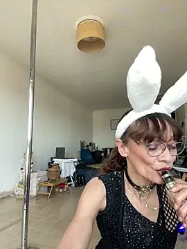 Chris06d22xh online show from April 5, 2:13 pm