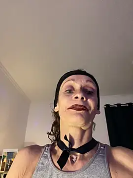 Chris06d22xh online show from June 16, 8:09 pm