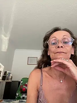Chris06d22xh online show from July 7, 6:33 pm