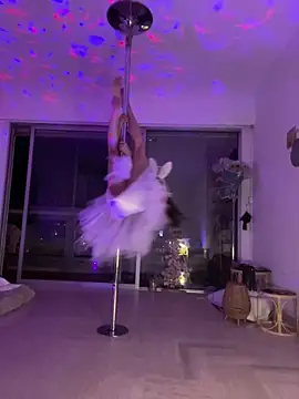 Chris06d22xh online show from April 1, 8:06 pm