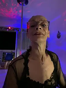 Chris06d22xh online show from July 14, 9:10 pm