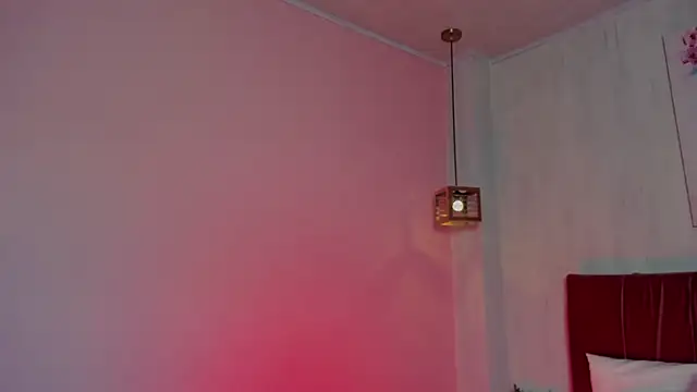 Snapshot of elisabethflores chatting on June 18, 8:58 pm elisabethflores online show from June 18, 8:58 pm