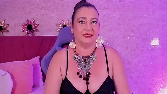 PalomaLombardi online show from January 8, 8:15 pm