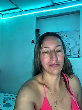 Keilathompson10 online show from September 18, 3:37 pm
