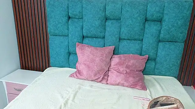 EmilyGala online show from October 24, 9:03 pm