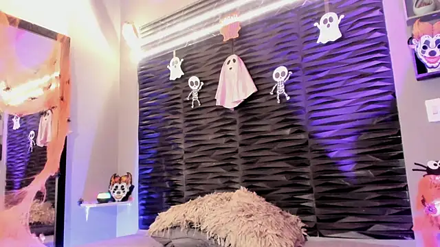 lu styles  online show from October 8, 9:48 pm