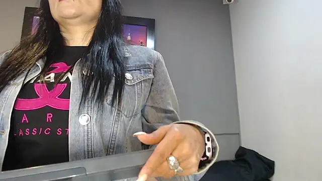 CharlotteCottin online show from March 25, 11:20 am