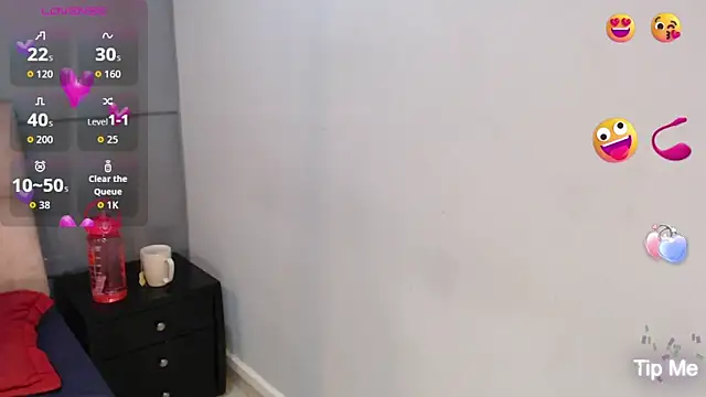 Snapshot of CharlotteCottin chatting on September 26, 11:17 am CharlotteCottin online show from September 26, 11:17 am
