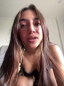 Snapshot of LisaGoddes chatting on April 6, 8:10 pm LisaGoddes online show from April 6, 8:10 pm