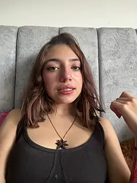 LisaGoddes online show from July 6, 10:45 pm