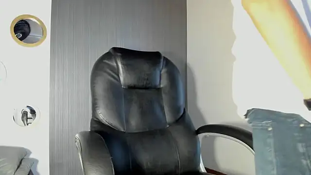 Snapshot of Daddy_Darcks chatting on September 22, 8:04 pm Daddy Darcks online show from September 22, 8:04 pm