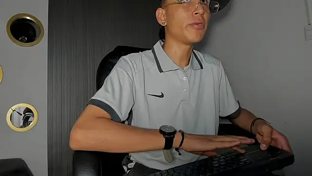 Snapshot of Daddy_Darcks chatting on October 2, 8:45 pm Daddy Darcks online show from October 2, 8:45 pm