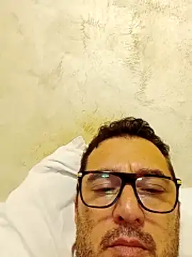 Snapshot of salvoagata1234 chatting on March 3, 8:27 pm salvoagata1234 online show from March 3, 8:27 pm