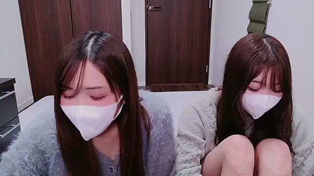 Snapshot of -EdisonThomas- chatting on December 14, 8:20 am -EdisonThomas- online show from December 14, 8:20 am