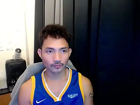 Snapshot of Thefriskyasian chatting on September 20, 6:13 pm Thefriskyasian online show from September 20, 6:13 pm