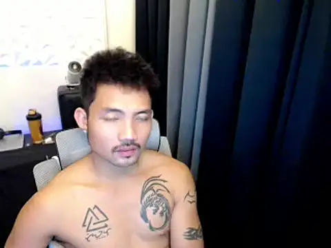 Snapshot of Thefriskyasian chatting on September 23, 4:03 pm Thefriskyasian online show from September 23, 4:03 pm