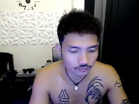 Snapshot of Thefriskyasian chatting on October 28, 5:29 am Thefriskyasian online show from October 28, 5:29 am