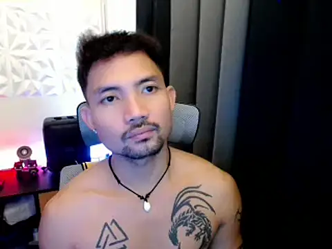 Snapshot of Thefriskyasian chatting on October 7, 11:28 pm Thefriskyasian online show from October 7, 11:28 pm