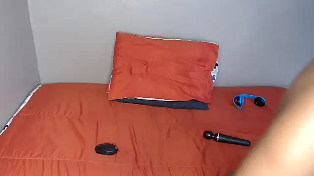 Lunalee online show from November 30, 10:27 am