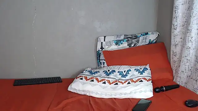 Lunalee online show from February 4, 11:11 pm