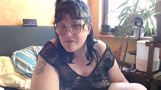 ladyfrombonn online show from April 19, 2:07 pm