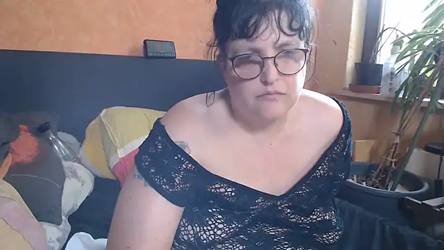 Snapshot of ladyfrombonn chatting on July 17, 5:21 pm ladyfrombonn online show from July 17, 5:21 pm