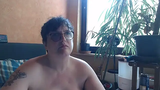 Snapshot of ladyfrombonn chatting on June 21, 3:51 pm ladyfrombonn online show from June 21, 3:51 pm