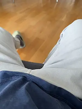 Snapshot of -Styleto chatting on November 4, 11:14 am -Styleto online show from November 4, 11:14 am