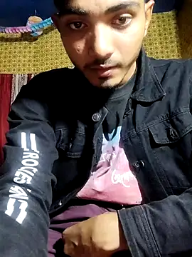 Snapshot of Hot-_couple chatting on January 14, 5:05 pm Hot- couple online show from January 14, 5:05 pm