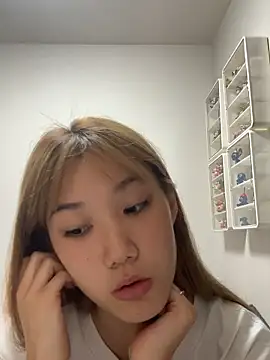 Snapshot of Yua_h02 chatting on October 6, 3:08 am Yua h02 online show from October 6, 3:08 am