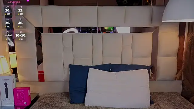 Snapshot of Aria_Joness_ chatting on July 14, 8:26 pm Aria Joness online show from July 14, 8:26 pm