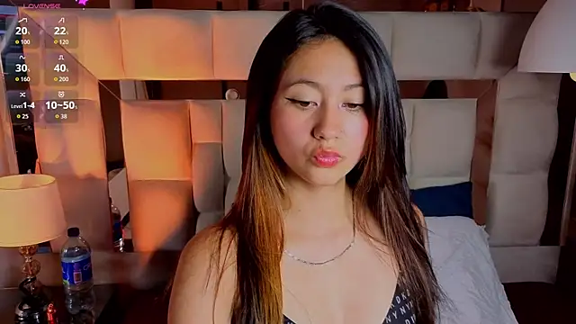 Snapshot of Aria_Joness_ chatting on June 22, 9:23 pm Aria Joness online show from June 22, 9:23 pm