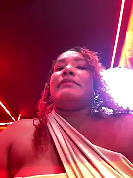 Snapshot of anailynn chatting on November 20, 8:31 pm anailynn online show from November 20, 8:31 pm