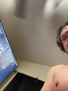 Snapshot of Hubby_And_Wifeyy chatting on November 25, 8:58 am Hubby And Wifeyy online show from November 25, 8:58 am