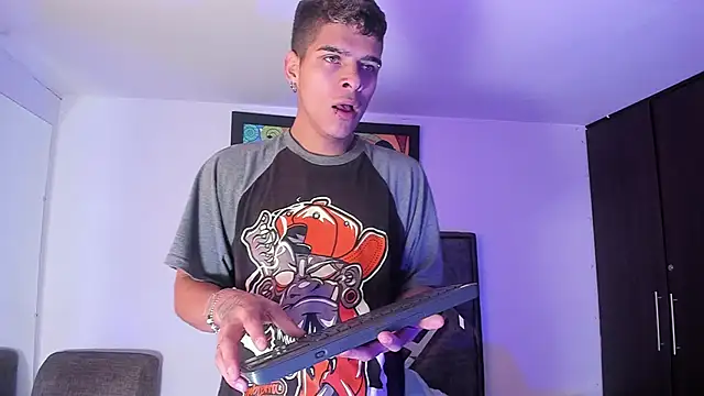 wyatt 3 online show from November 8, 12:31 pm