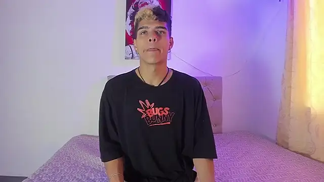 Snapshot of wyatt_3 chatting on October 2, 12:08 pm wyatt 3 online show from October 2, 12:08 pm