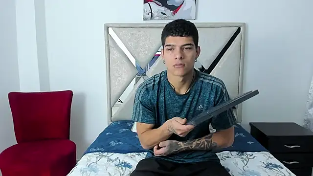 wyatt 3 online show from December 15, 1:39 pm