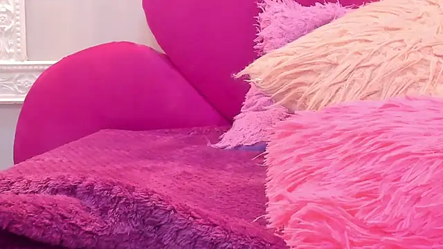 Saammy 17 online show from October 19, 1:30 am