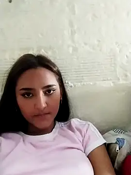 Snapshot of emilyvalencia_1 chatting on October 12, 4:25 am emilyvalencia 1 online show from October 12, 4:25 am
