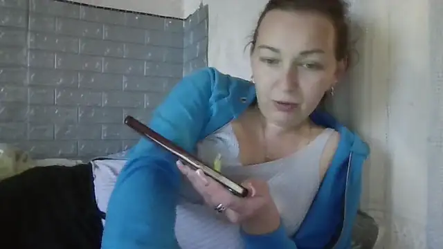DanaNeon online show from April 13, 1:15 pm
