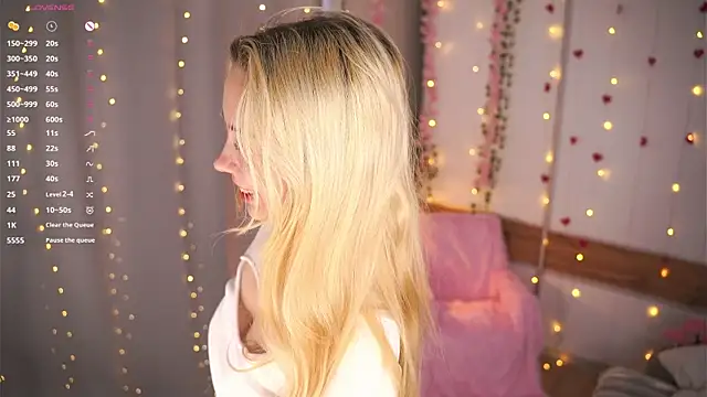 Snapshot of JaymieVigen chatting on February 23, 3:08 am JaymieVigen online show from February 23, 3:08 am