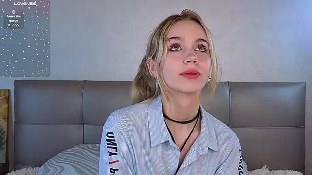 JaymieVigen online show from May 24, 3:06 am