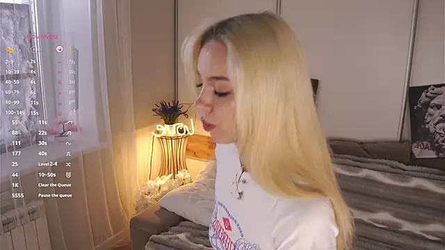 Snapshot of JaymieVigen chatting on February 4, 3:12 am JaymieVigen online show from February 4, 3:12 am