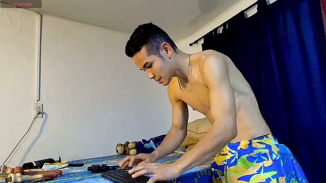 Snapshot of HARVEY_HARDMAN chatting on March 20, 11:00 am HARVEY HARDMAN online show from March 20, 11:00 am