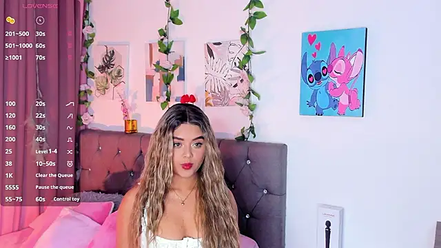 isajonnes18 online show from February 4, 11:00 pm