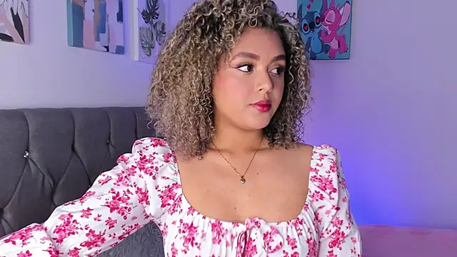 Snapshot of isajonnes18 chatting on October 27, 11:27 pm isajonnes18 online show from October 27, 11:27 pm