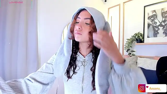 Anseru  online show from January 8, 1:06 pm