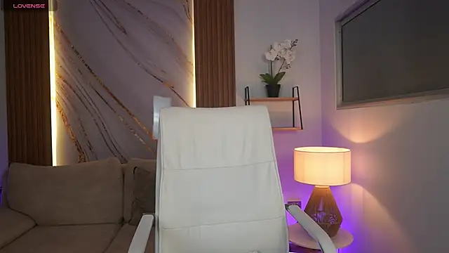 MilaCrave online show from December 17, 11:37 am