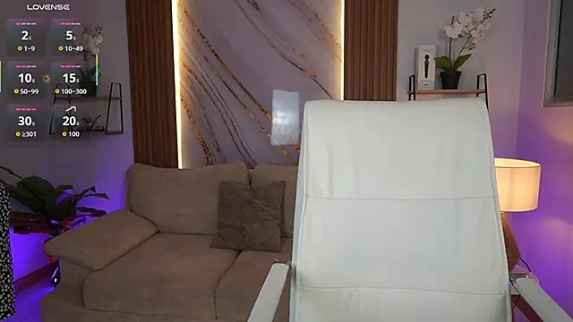 Snapshot of MilaCrave chatting on November 12, 11:36 am MilaCrave online show from November 12, 11:36 am