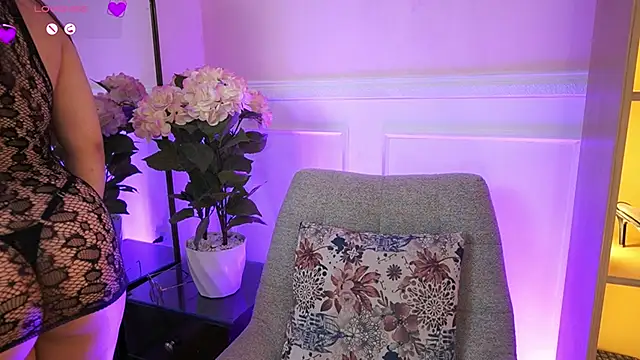 MilaCrave online show from March 12, 12:09 pm